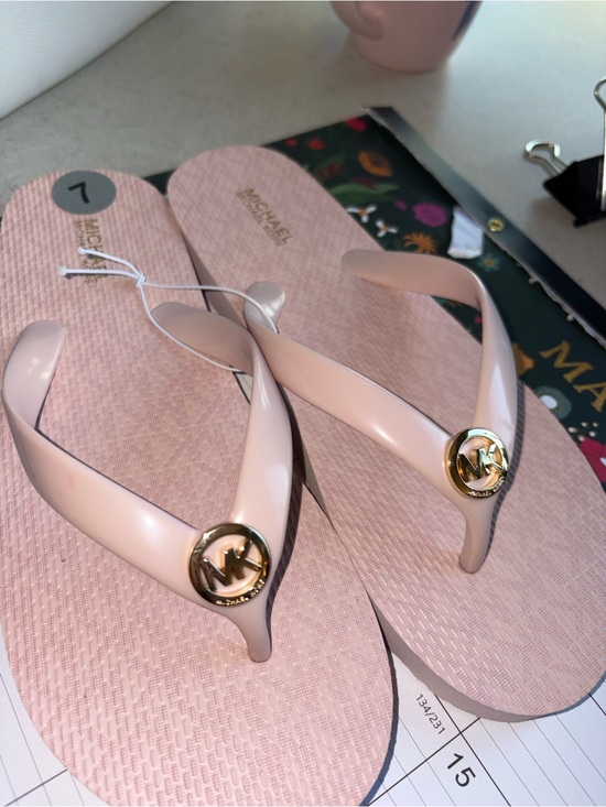 Michael Kors Shoes - Michael Kors Powder Blush Flip Flop Sandals Size 7